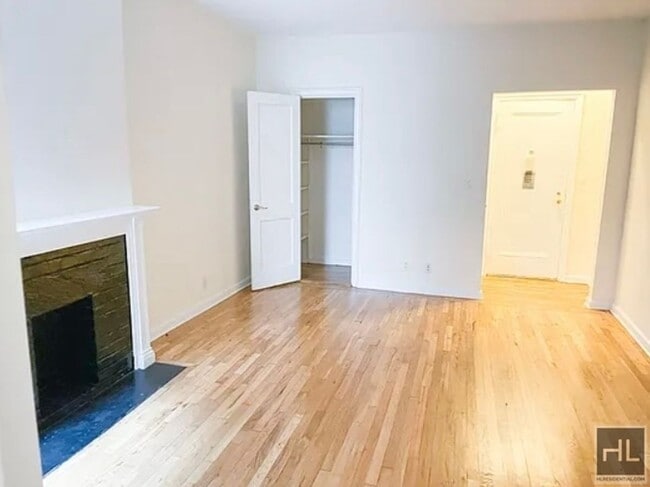 East 84th Street in New York, NY - Building Photo - Building Photo