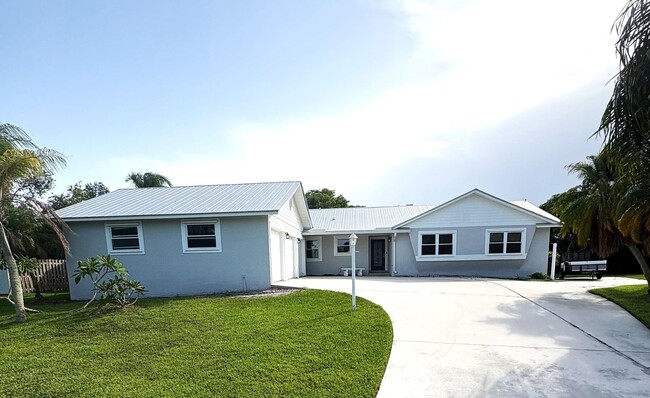 property at 3083 SE Quanset Cir