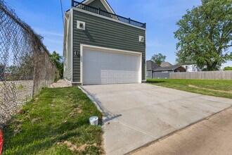 1405 Deloss St in Indianapolis, IN - Foto de edificio - Building Photo