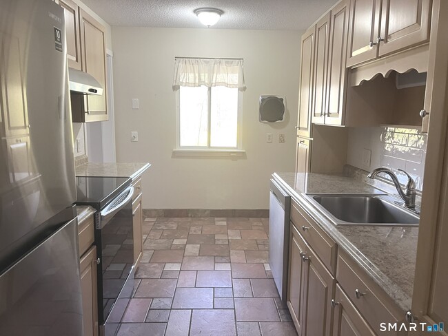 property at 725 Heritage Vlg