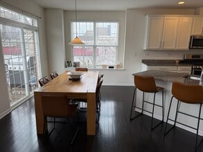 4194 Royal Mews Cir in Naperville, IL - Building Photo - Building Photo