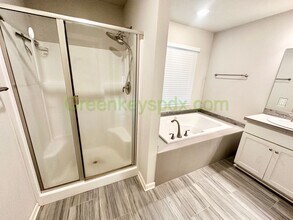 23119 NE Sockeye St in Wood Village, OR - Building Photo - Building Photo