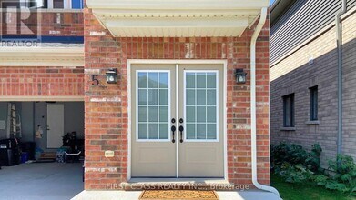 5 Harvest Cres in Barrie, ON - Building Photo - Building Photo