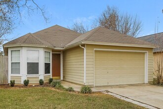 2045 Hunters Trace Cir in Middleburg, FL - Building Photo - Building Photo