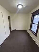 420 Sunnyside Ave in Waterloo, IA - Building Photo - Building Photo