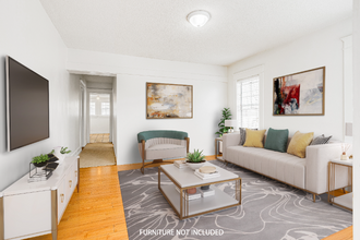 1050 Orange Ave in Long Beach, CA - Building Photo - Building Photo