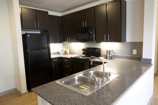 SUMMIT PARQUE, LLC in Dallas, TX - Building Photo