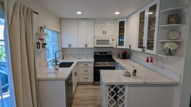 51 Thicket in Irvine, CA - Building Photo - Building Photo