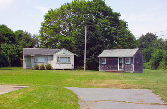 232-236 Huttleston Ave in Fairhaven, MA - Building Photo - Building Photo