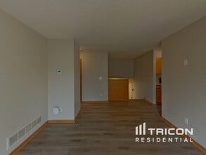 452 Orchard Pkwy W in Shakopee, MN - Building Photo - Building Photo