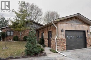 850 Point Pelee Dr in Leamington, ON - Building Photo