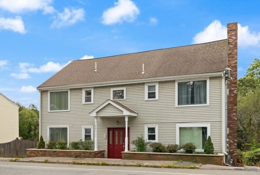 251 Neponset St in Canton, MA - Building Photo
