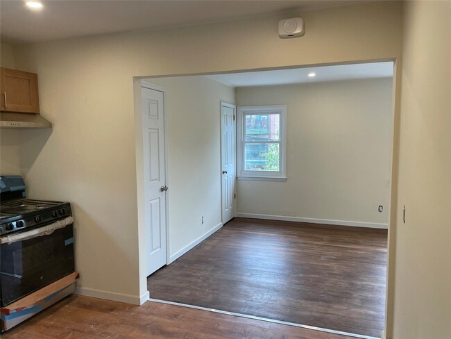 619 Grassmere Terrace in Queens, NY - Building Photo - Building Photo