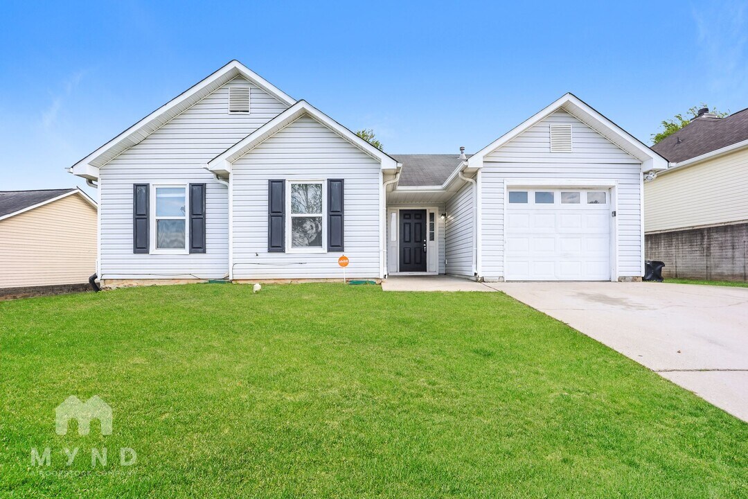 520 Village Cir in Stockbridge, GA - Building Photo