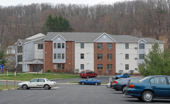 Rock Ledge Commons in Lock Haven, PA - Building Photo - Building Photo