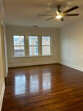 2737 W Lunt Ave, Unit 2W in Chicago, IL - Foto de edificio - Building Photo