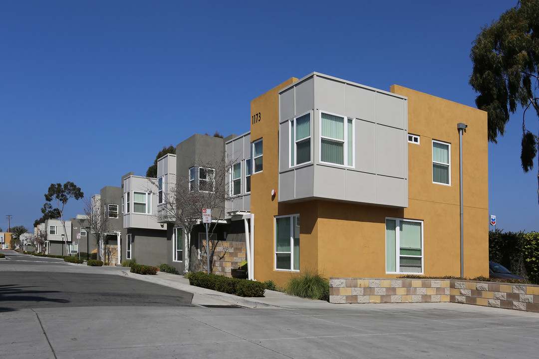 Tesoro Grove Apartments in San Diego, CA - Building Photo