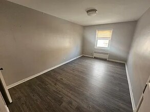 6315 Everett Ave in Philadelphia, PA - Building Photo - Building Photo