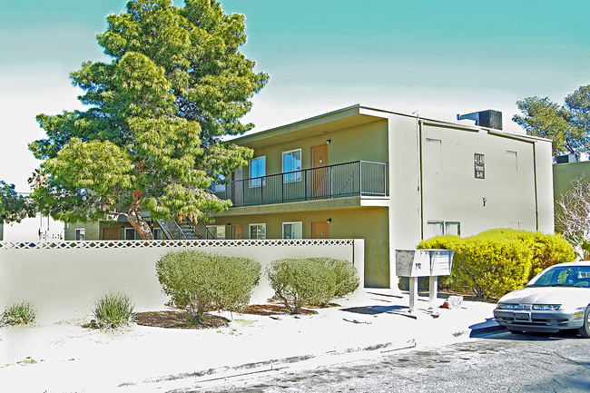 4140 Pennwood Ave in Las Vegas, NV - Building Photo - Building Photo