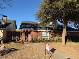8302 Raleigh Ave in Lubbock, TX - Building Photo