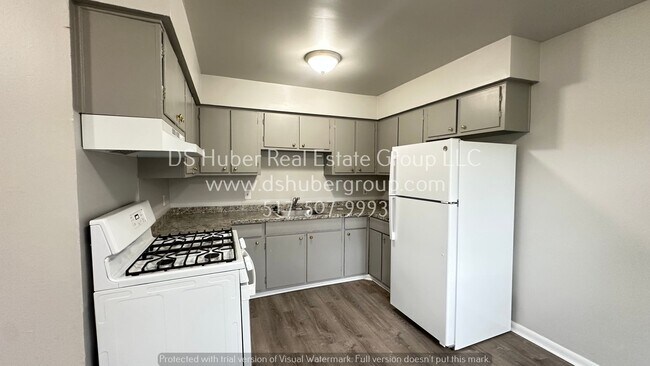 925 Vincent Ct in Lansing, MI - Building Photo - Building Photo
