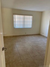 11195 SW 1st St-Unit -111 in Miami, FL - Building Photo - Building Photo