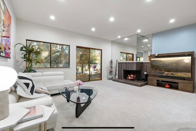 property at 4691 Albany Cir