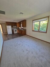 82 Jacobs St in Bristol, CT - Building Photo - Building Photo