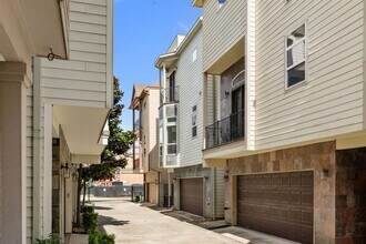 2014 Sabine St in Houston, TX - Foto de edificio - Building Photo