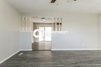 16431 E 35th Terrace S in Independence, MO - Foto de edificio - Building Photo
