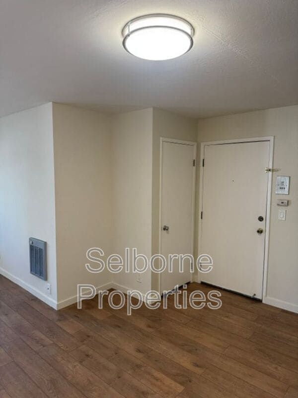 property at 1940 Lakeshore Ave