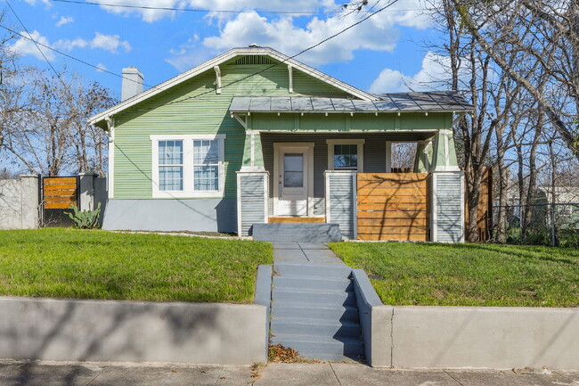property at 1503 Gibbs St