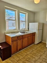 627 5th Ave, Unit 1/2 in Coraopolis, PA - Building Photo - Building Photo