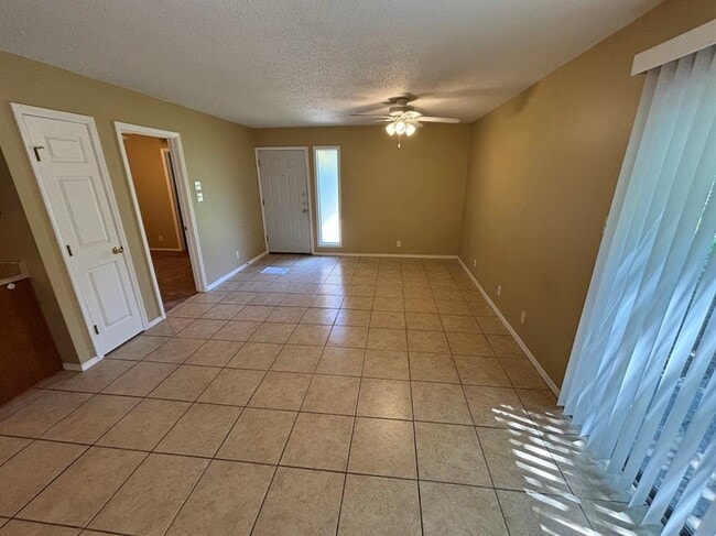 417 Live Oak St in Kyle, TX - Building Photo - Building Photo