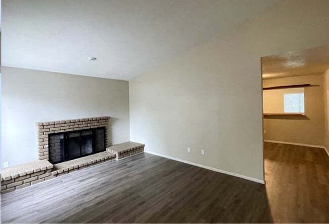 20817 Calwood St in Santa Clarita, CA - Building Photo - Building Photo