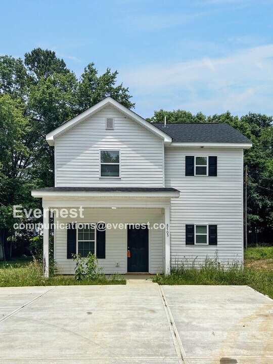 8705 Moody Rd in Charlotte, NC - Building Photo