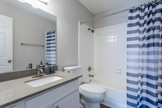 Serena Vista in Garland, TX - Foto de edificio - Interior Photo