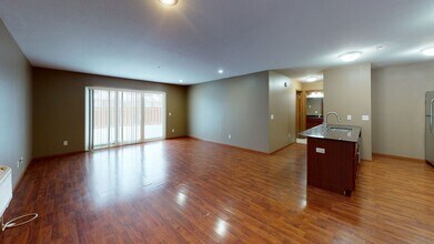 2804 15th Ave NW in Minot, ND - Building Photo - Building Photo