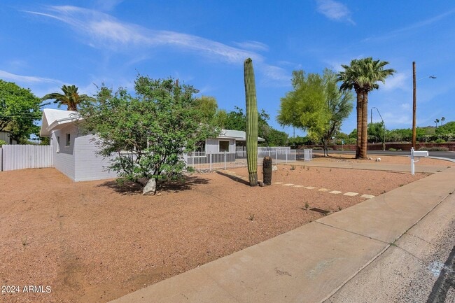 3660 N 52nd St in Phoenix, AZ - Building Photo - Building Photo