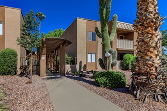 Sandpiper in Tucson, AZ - Foto de edificio - Building Photo