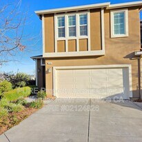 520 Jade St in Petaluma, CA - Building Photo