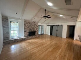 2501 Berwyn Cir in Austin, TX - Building Photo