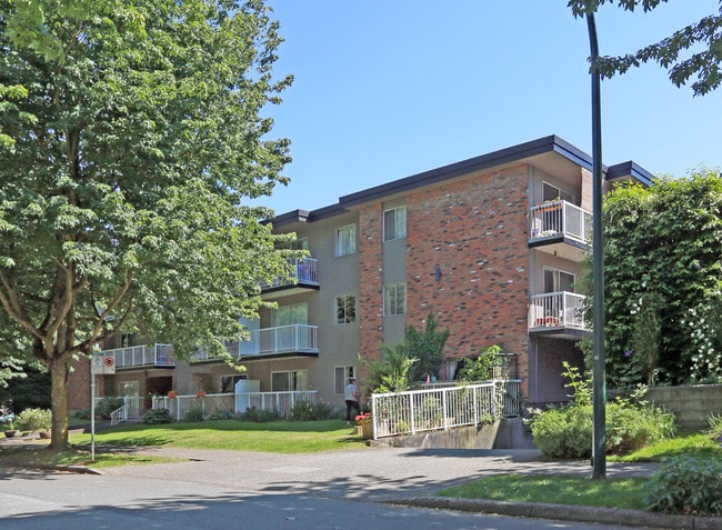 Reidon Apartments in Vancouver, BC - Building Photo - Primary Photo