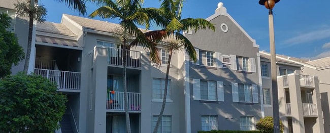 11155 SW 5th Pl, Unit 303 in Pembroke Pines, FL - Building Photo - Building Photo
