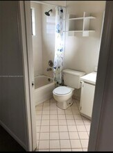 1017 SW 8th St in Hallandale Beach, FL - Building Photo - Building Photo