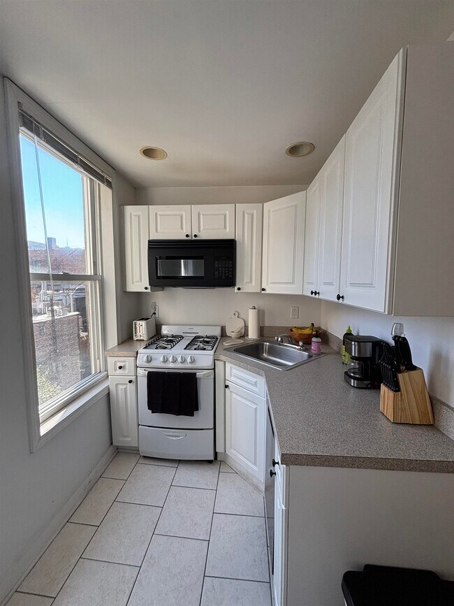 409 Bloomfield St in Hoboken, NJ - Building Photo - Building Photo