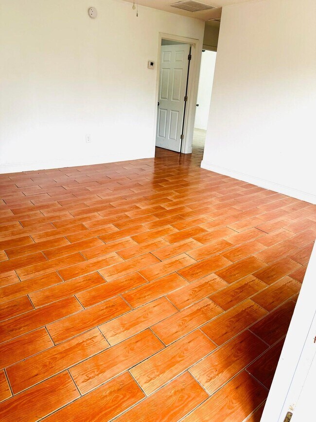 property at 1520 Barbarie Ln