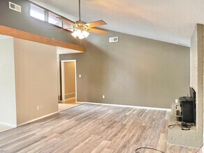 4819 NE Winfield Cir in Lawton, OK - Building Photo - Building Photo