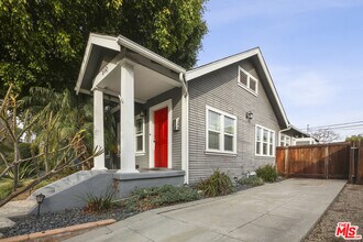 512 N Windsor Blvd in Los Angeles, CA - Building Photo - Building Photo