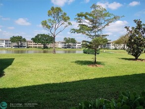 377 Mansfield Dr in Boca Raton, FL - Building Photo - Building Photo